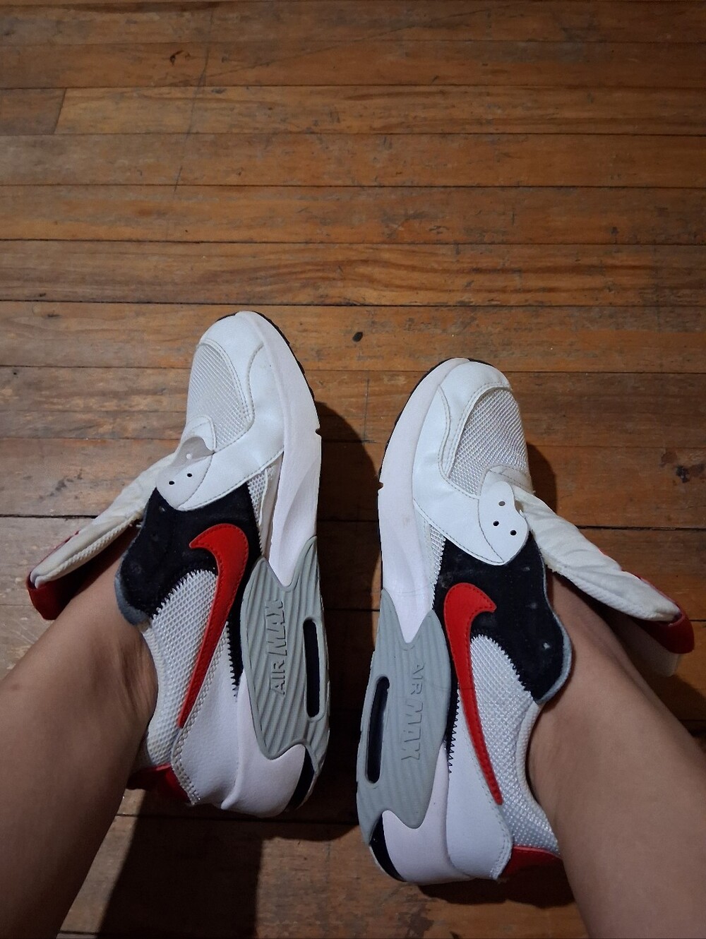 Nike Air White Black Red Retro Sneakers - Picture 6 of 8